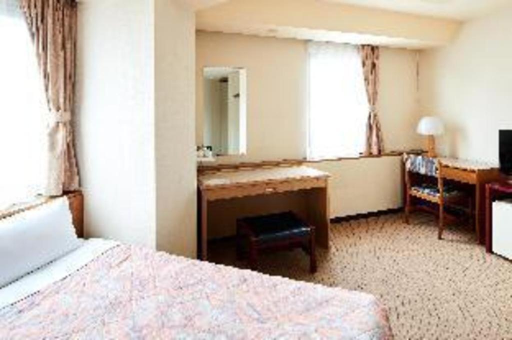 Marroad Inn Tokyo Fuchū Exteriör bild